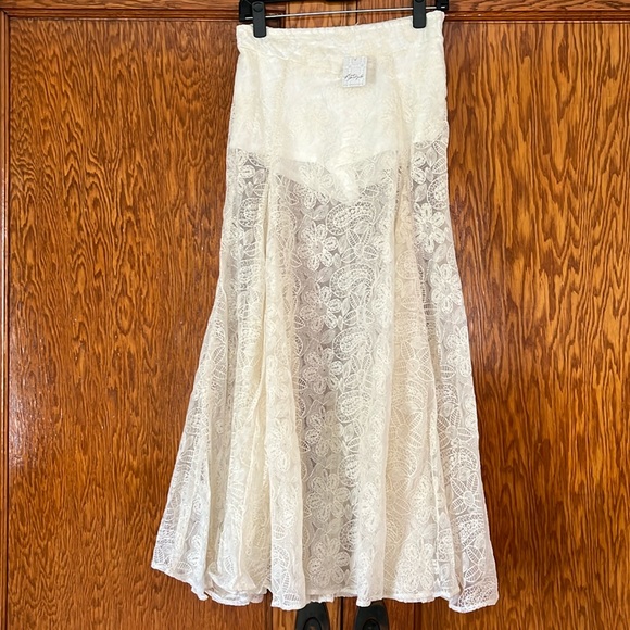 Free People Beat of the Moment Lace Maxi Skirt Sheer with shorts Size 6 NWT - Picture 5 of 14